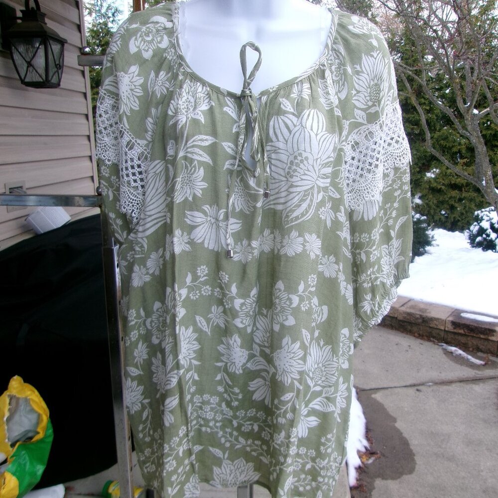 NWT PALM RIO GREEN FLORAL PRINT TOP 3X
